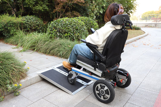 Precautions for Using Electric Wheelchairs on Ramps